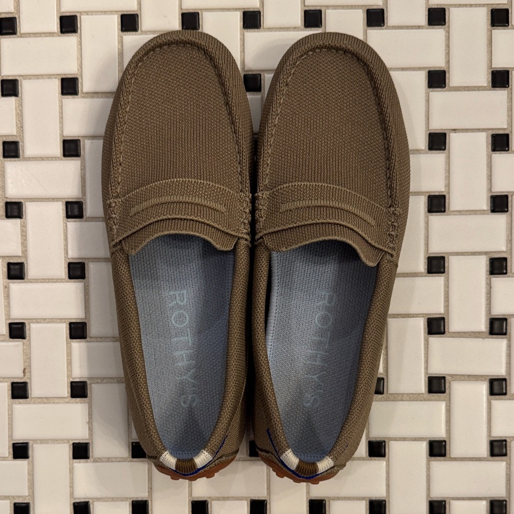 Rothy's daily driver loafer 7 worn once 37